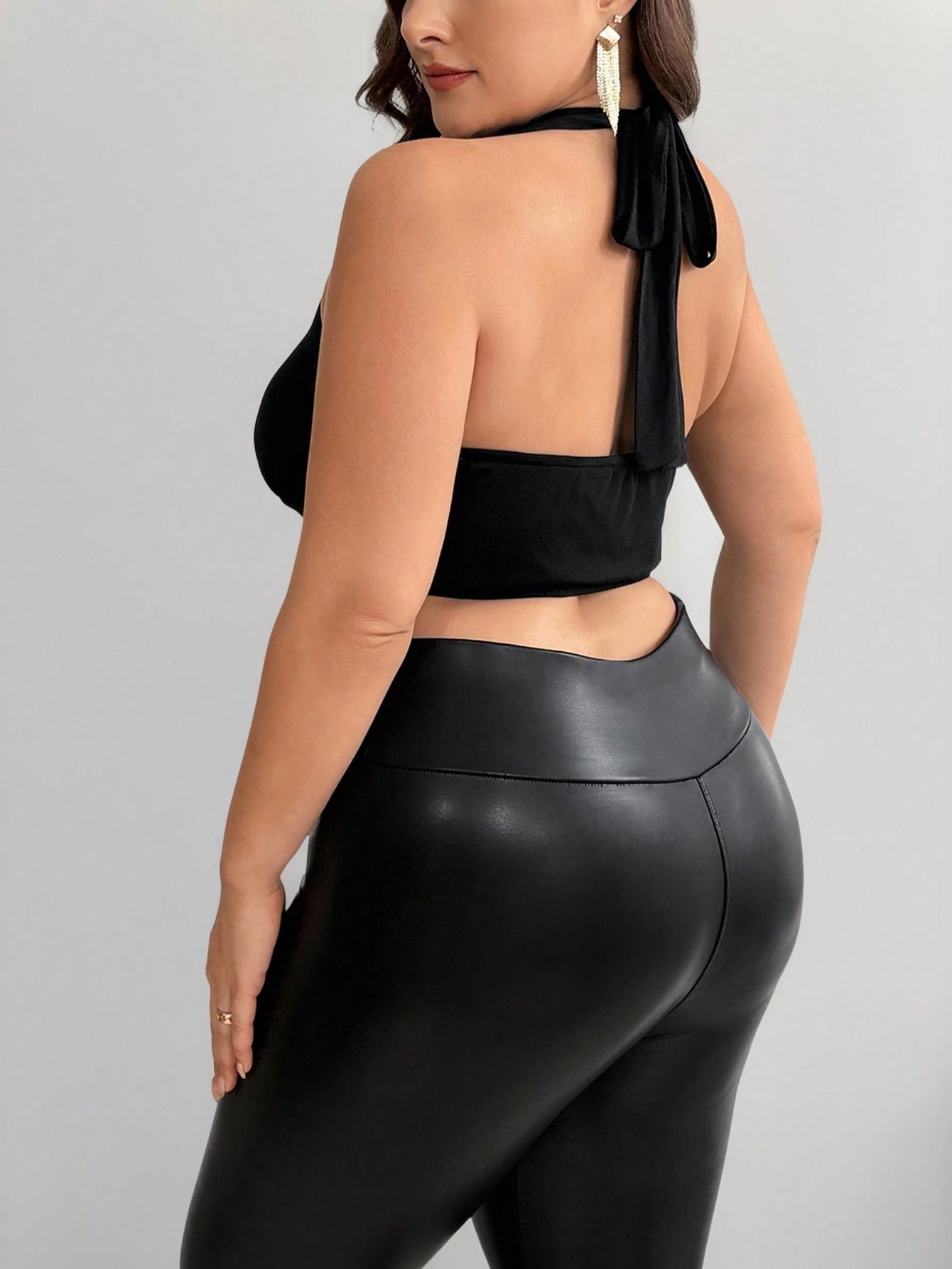 유행하는 유럽 및 미국 스타일의 새로운 섹시한 홀터넥  - Halter Neck Top 리뷰 및 가격
